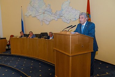 В Законодательном Собрании отметили лучших работников аппарата